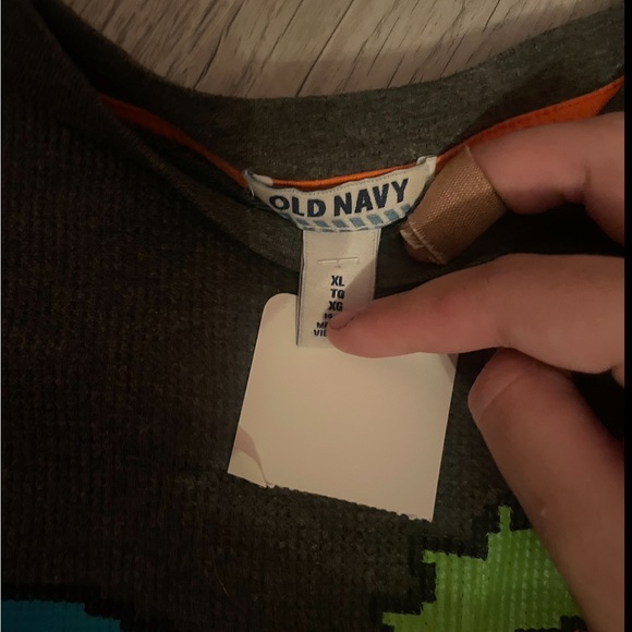 Size XL Fits Smaller Silly Skulls Shirt From Old Navy Never Worn - Picture 2 of 2